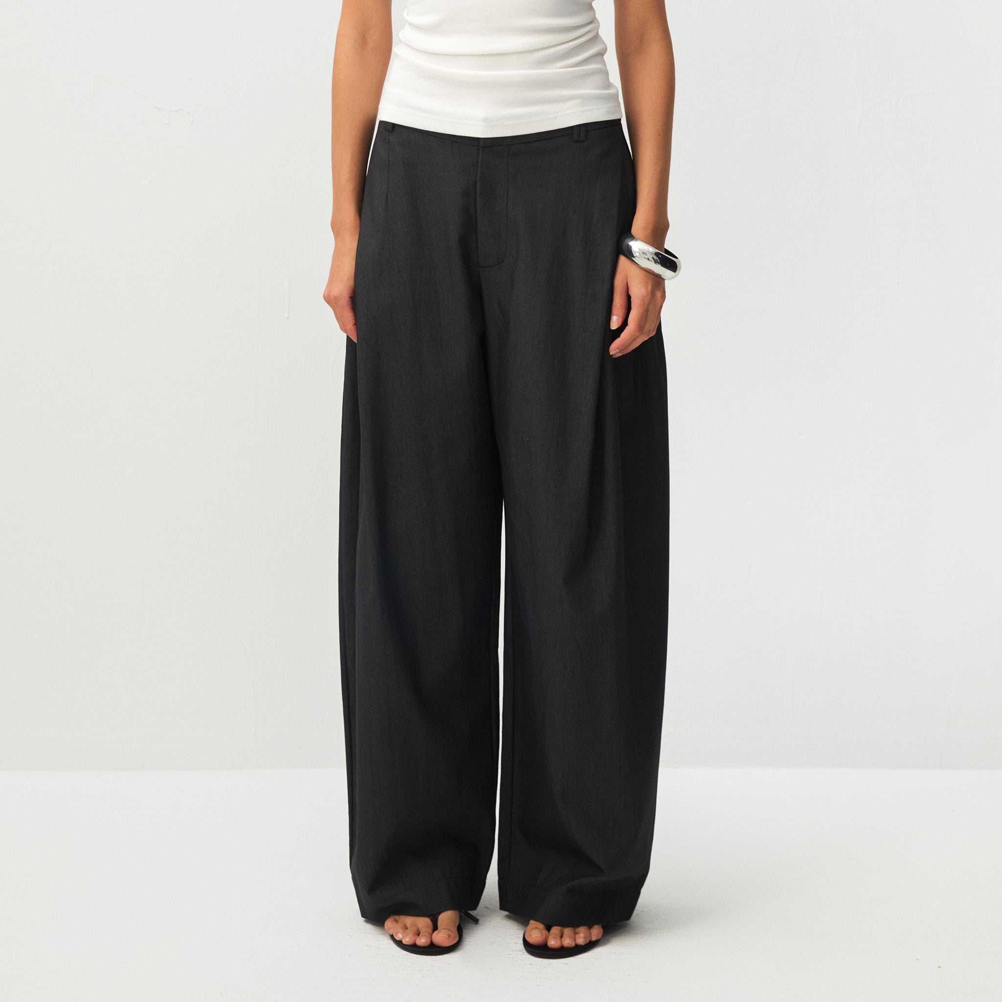 Wide-Leg Tapered Tailored Trousers-8