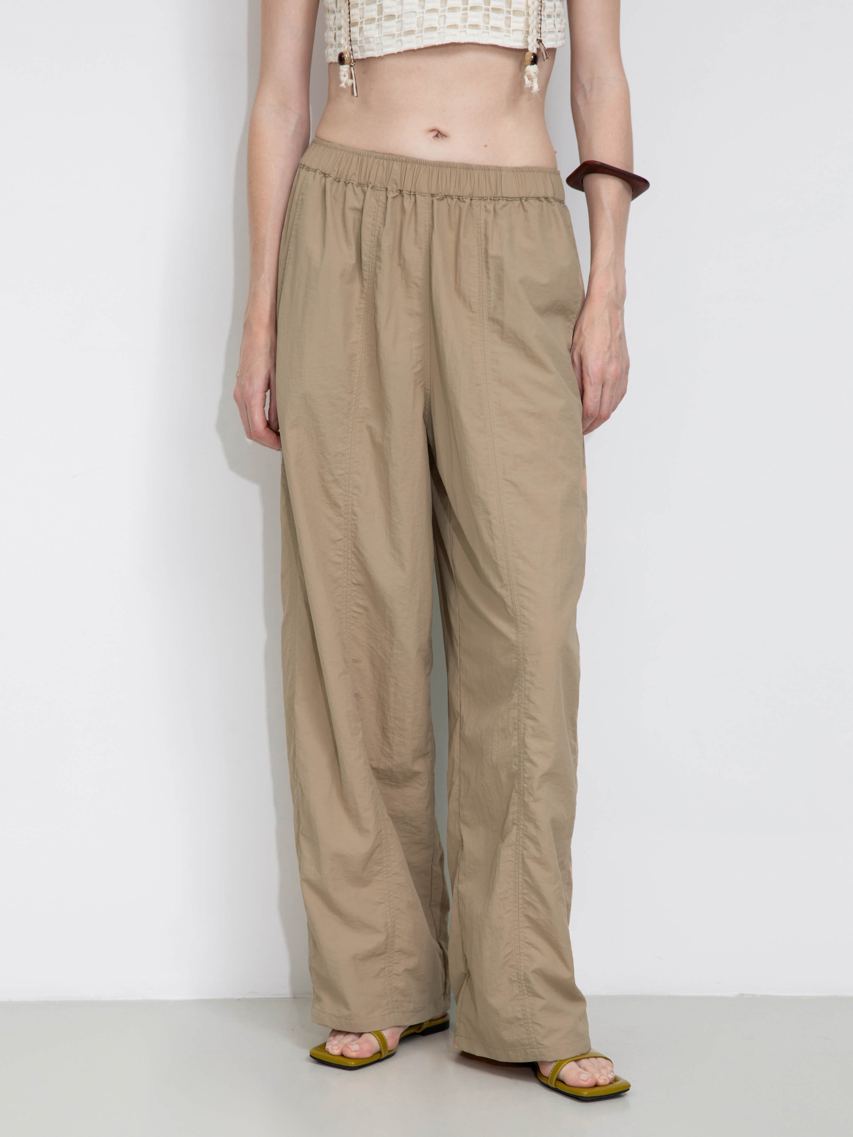 Loose-Fit Elastic Waist Tapered Trousers-11