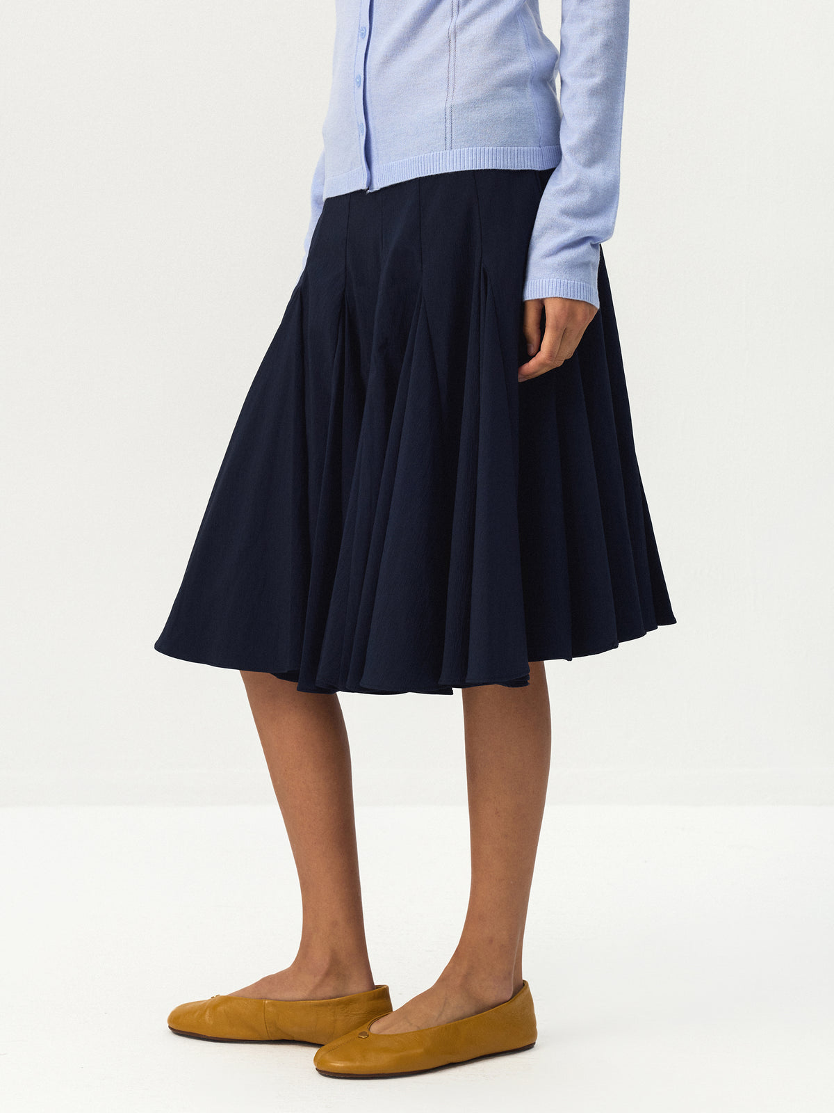 CUBIC Pleated Flared Midi Skirt-8