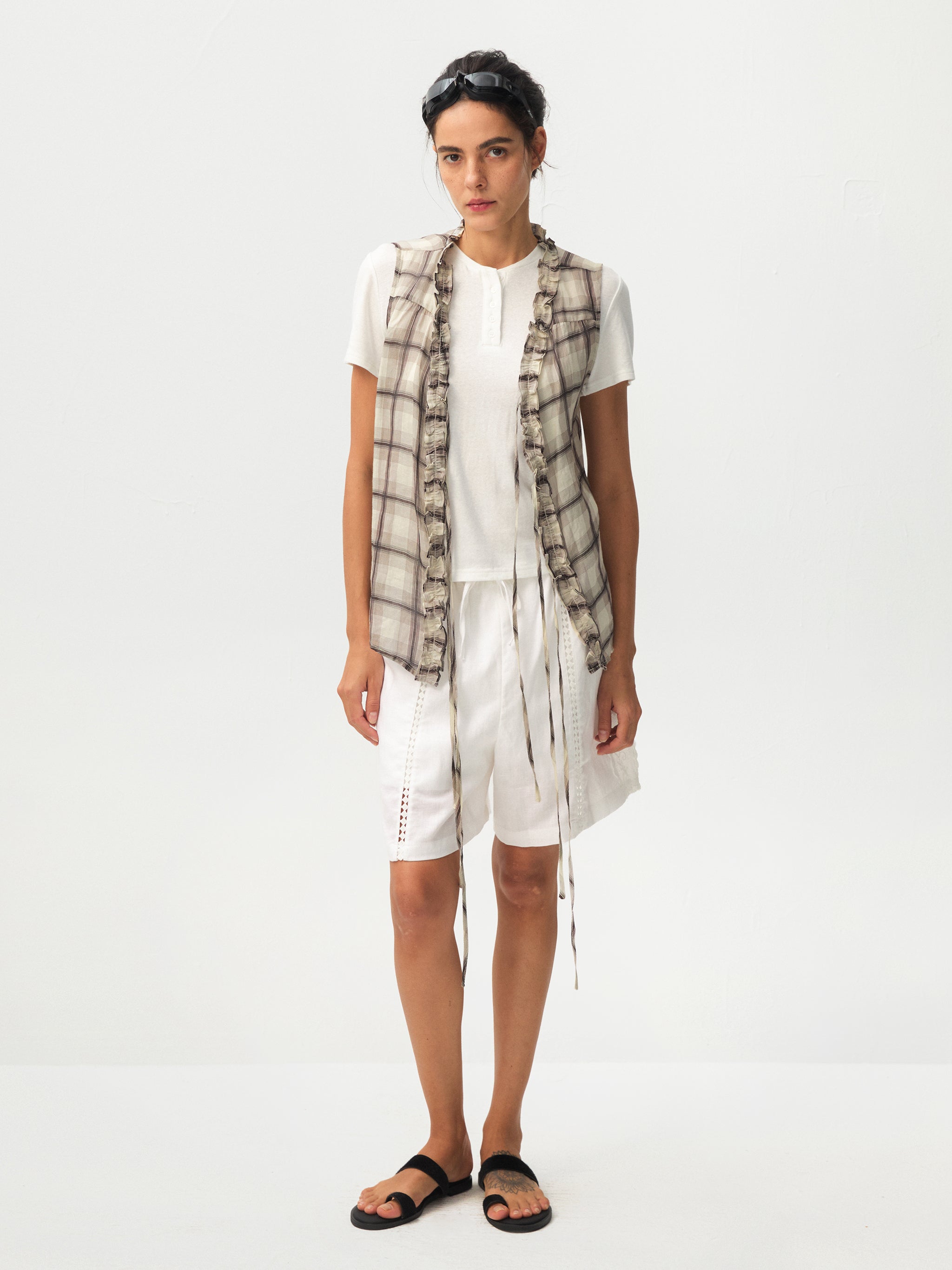 CUBIC Ramie Ruffle-Trim Tie Vest-8
