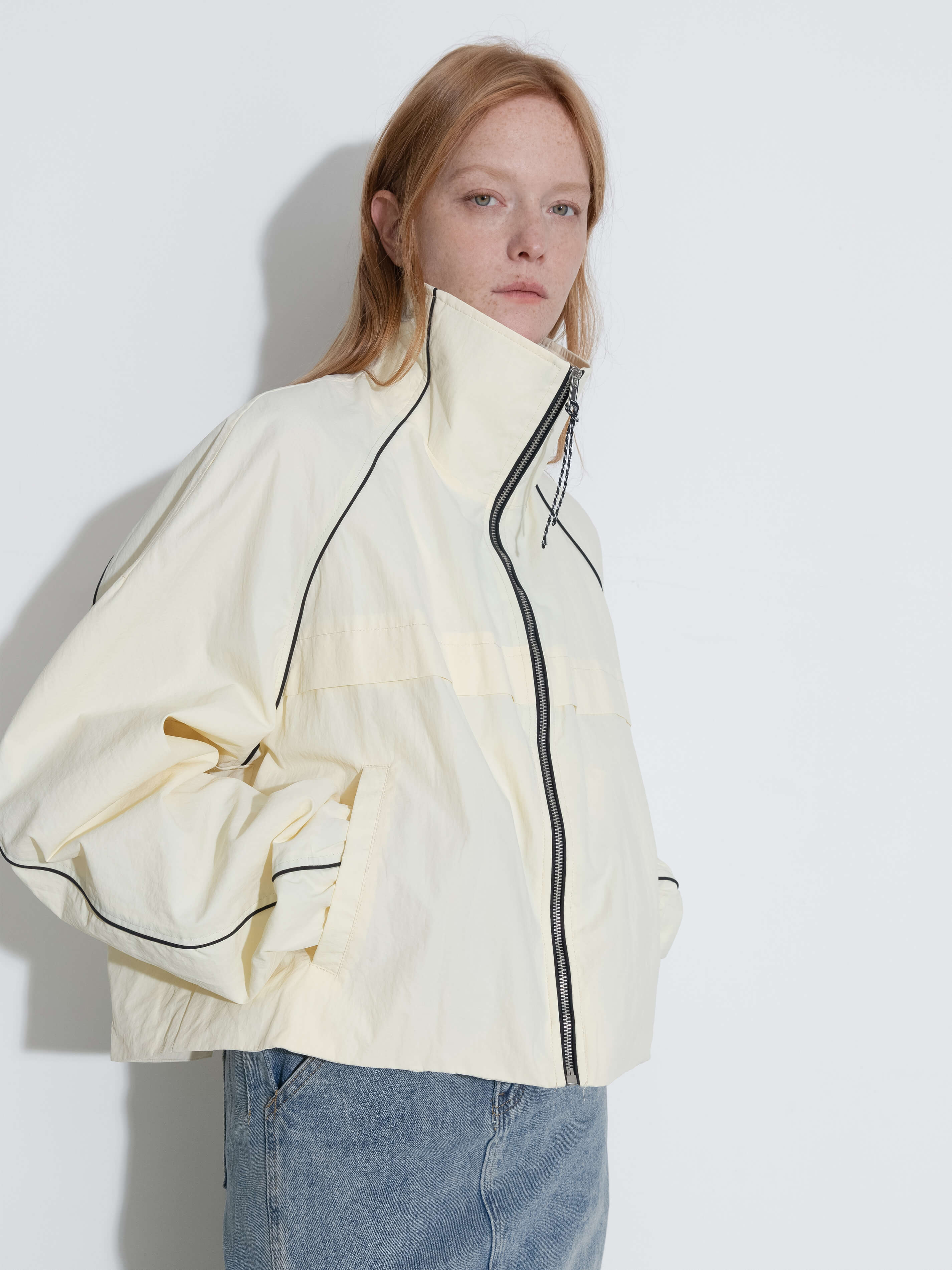 Color-Block Zipper Short Jacket-9