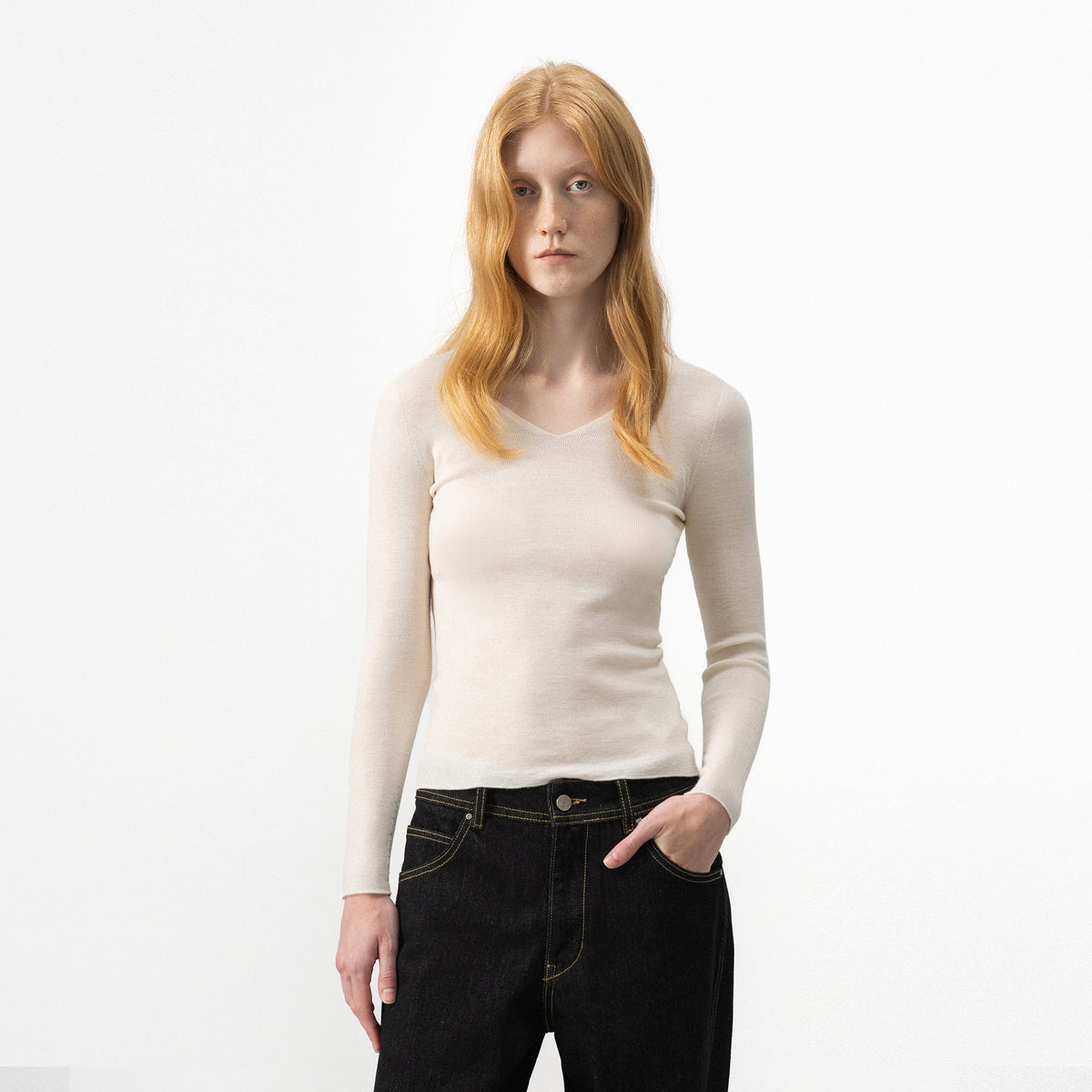 CUBIC Seamless Wool V-Neck Knit Top-9