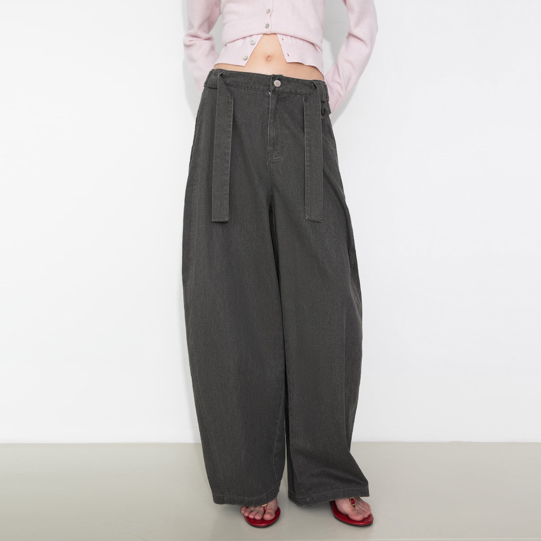 Wide Belted Tapered-Leg Denim Trousers-9