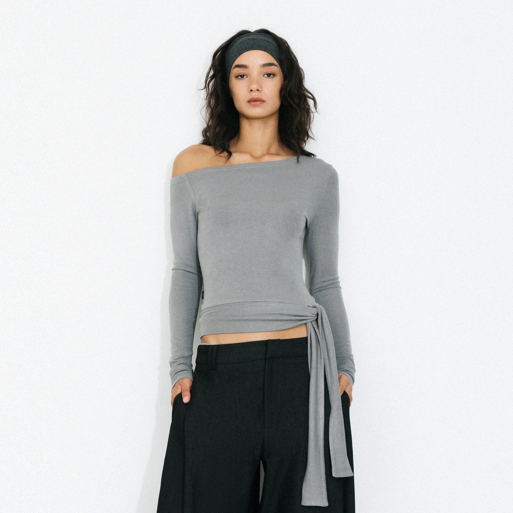 C by CUBIC One-Shoulder Slim-Fit Long-Sleeve Top-9