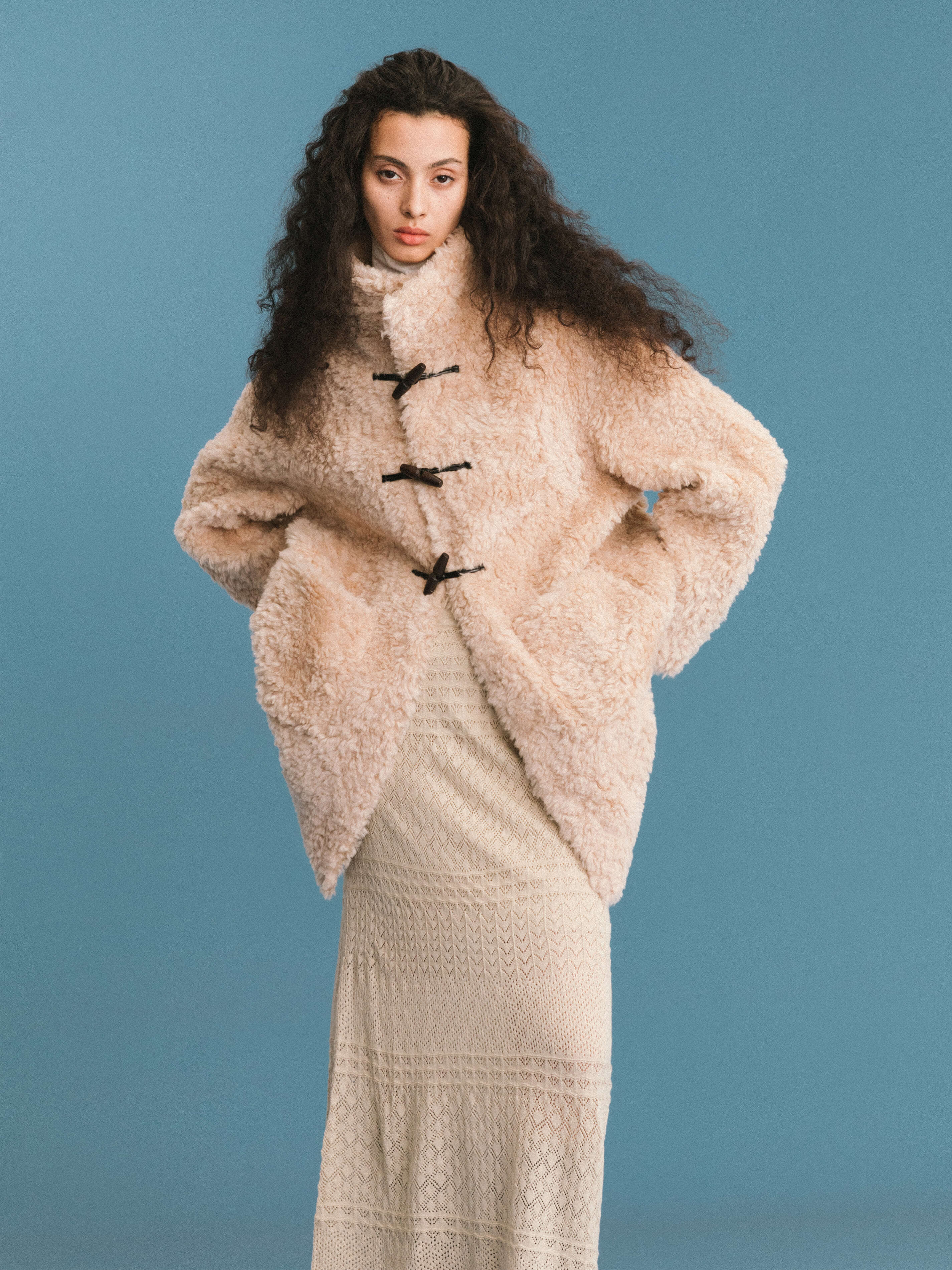 ONE BY CUBIC Hign Collar Furry 100% Wool Coat-9