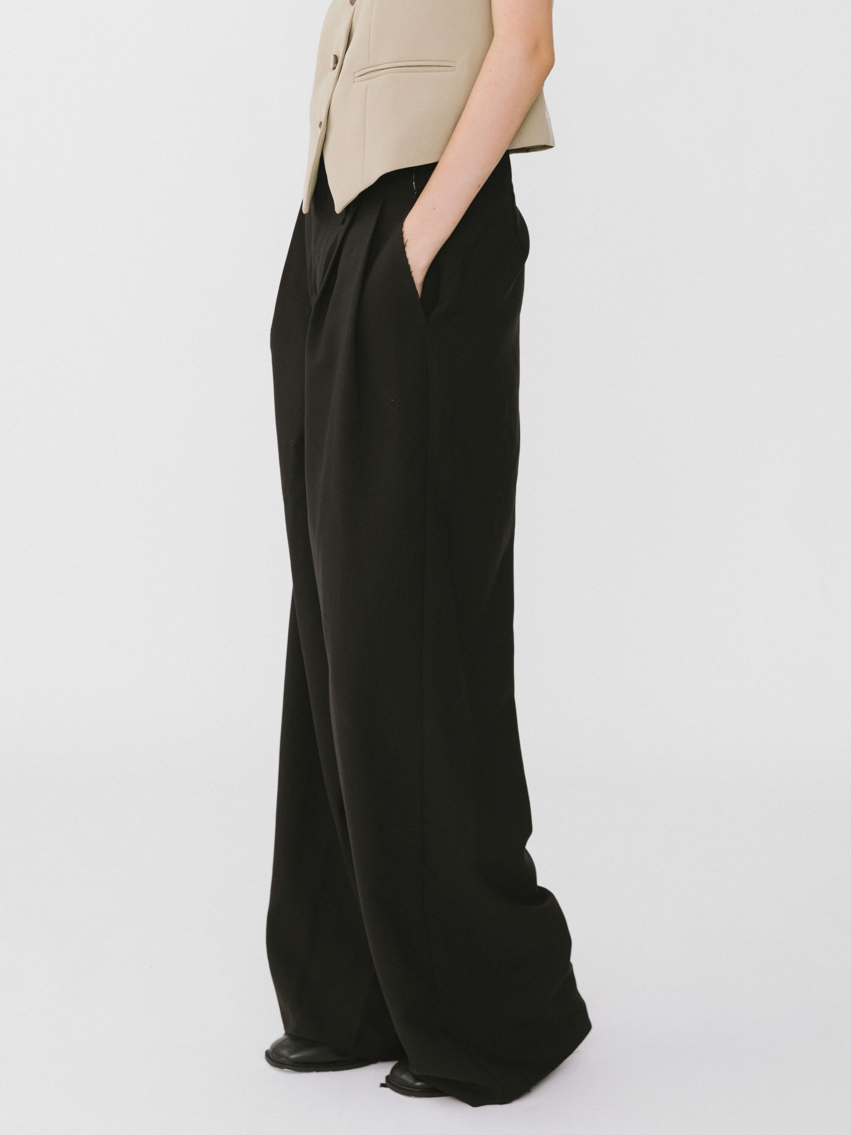 Asymmetric Waistband Tailored Trousers-10