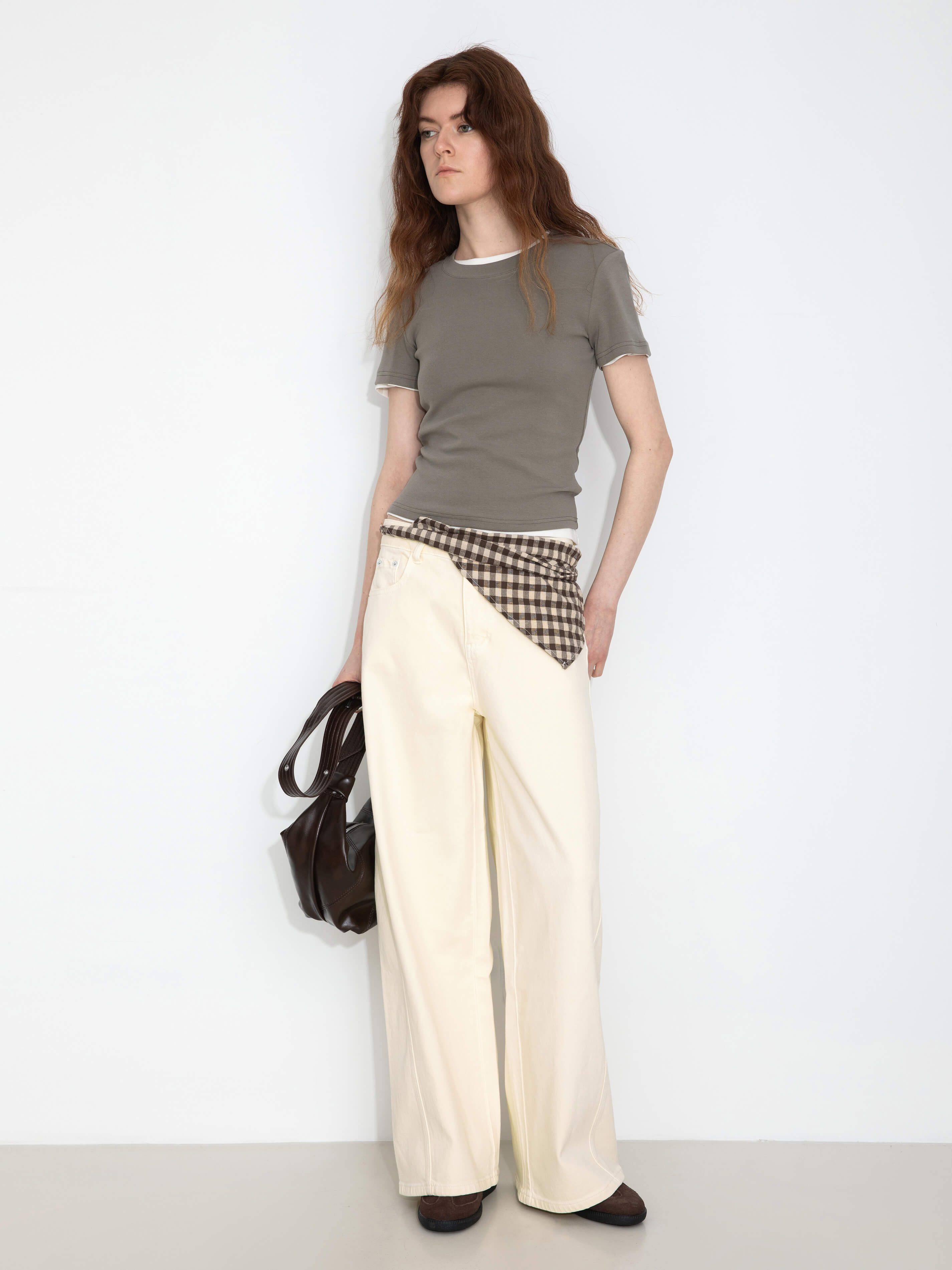 High-Waisted Wide-Leg Straight Jeans-10