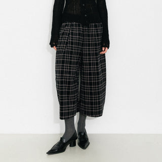 Vintage Plaid Curved Cropped Trousers