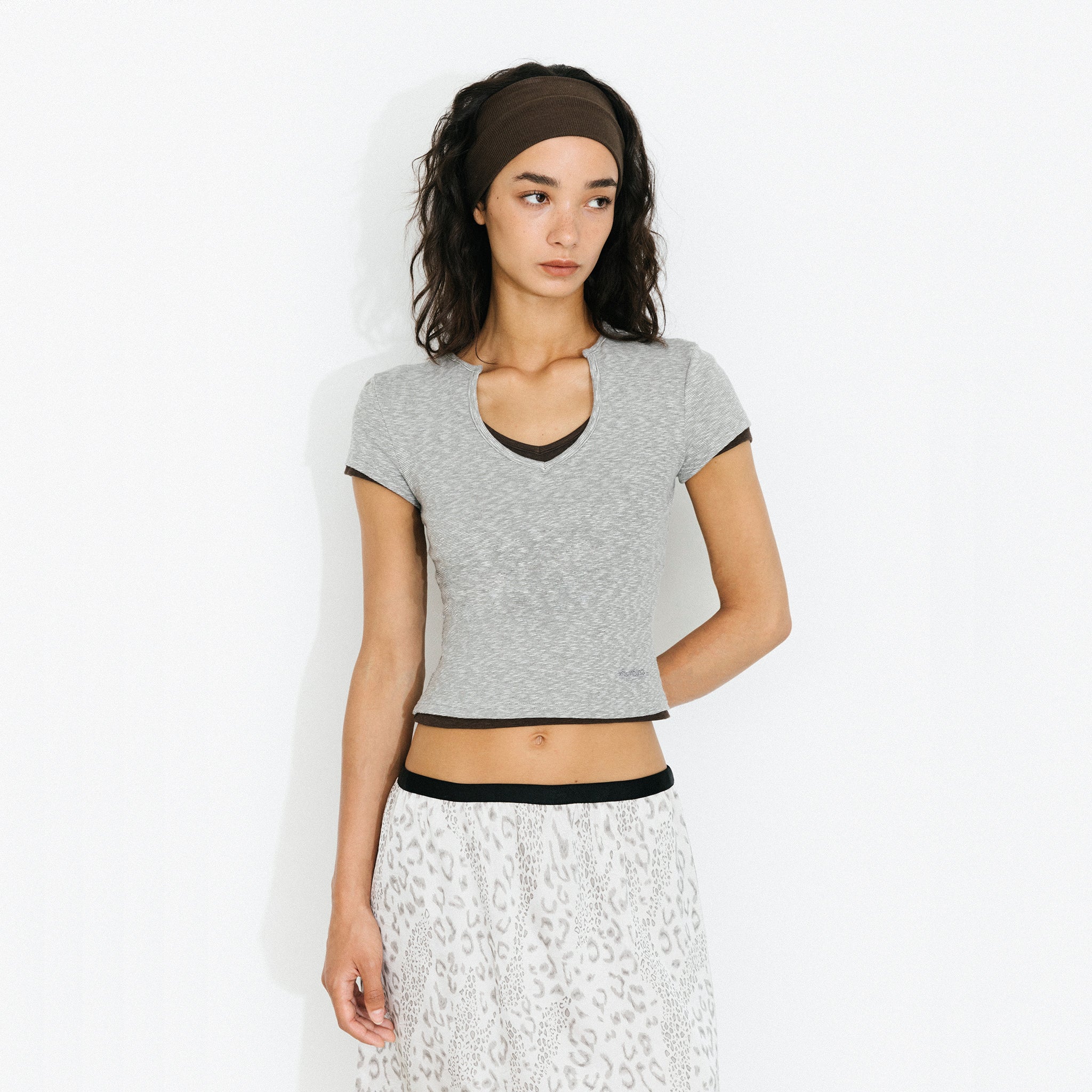 C by CUBIC Cropped Slim-Fit Sweetheart Neck T-Shirt-9