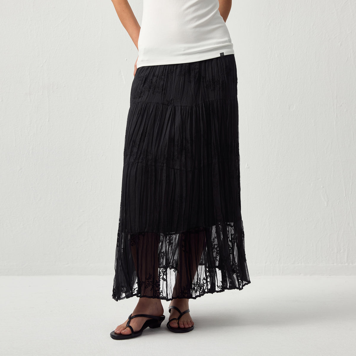 CUBIC Textured A-Line Embroidered Skirt(Pre order: 7 days)-4