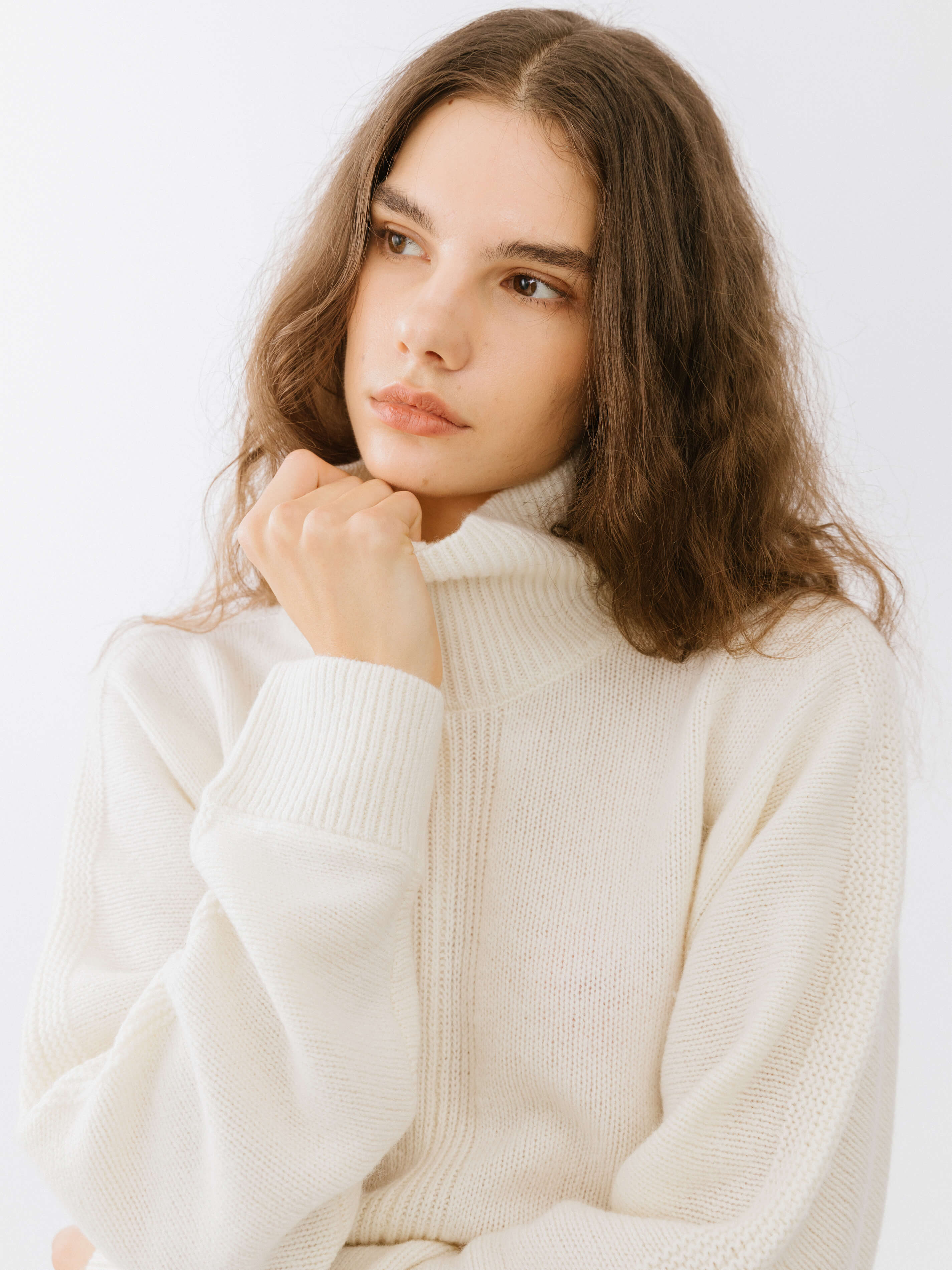 High Neck Sheep Wool Sweater-9