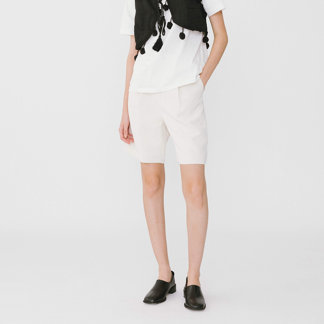 Asymmetric Cut Out Tailored Shorts-20
