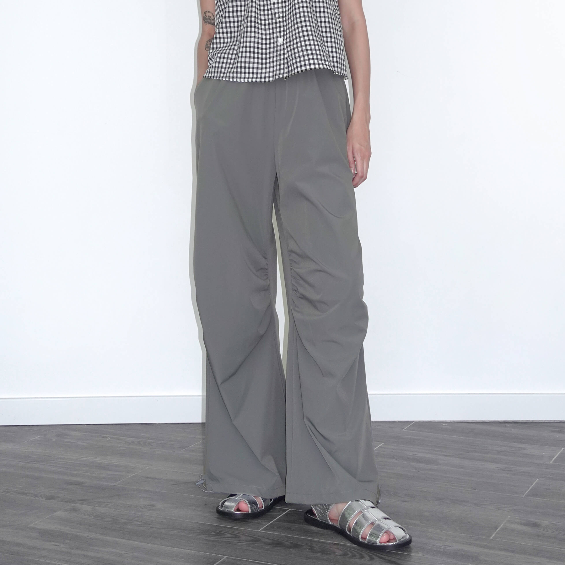 Loose Parachute Trousers with Elastic Waist-11