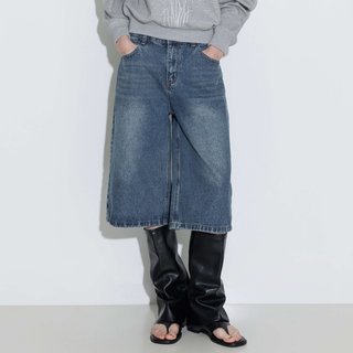 Loose Fit Knee-Length Denim Shorts