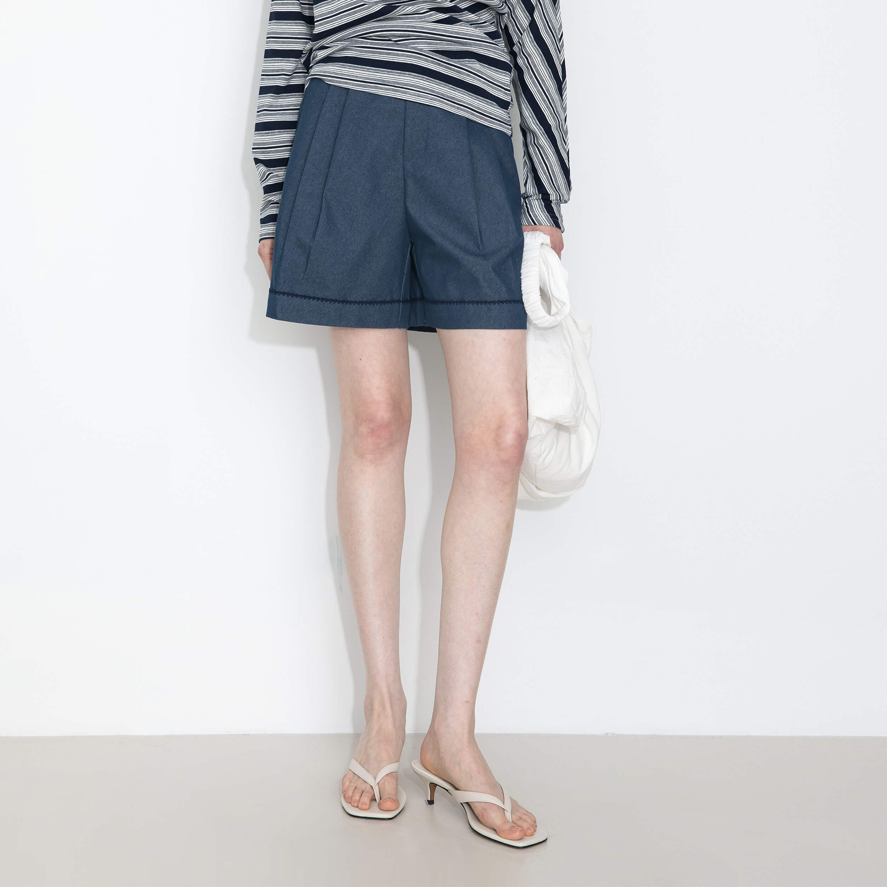 Pleated Wide-Leg Shorts-7