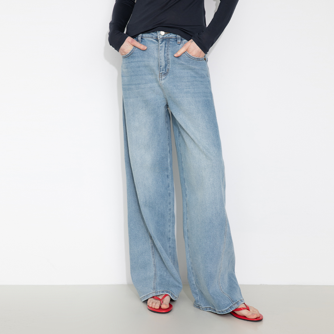 High-Waisted Wide-Leg Straight Jeans-6