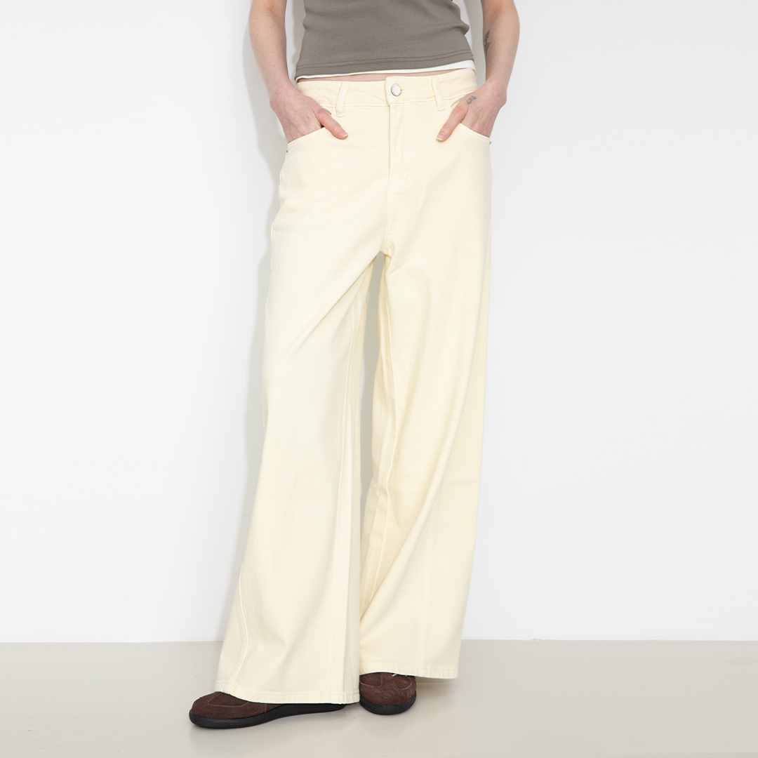 High-Waisted Wide-Leg Straight Jeans-14